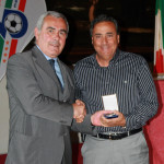 Armando DE SIMONE premiato dal presidente del Coni provinciale, Riccardo Viola