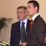 L’assistente arbitrale Maurizio LAMORATTA premiato dal presidente del Cra Lazio, Carlo Pacifici