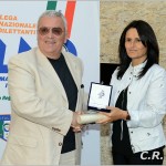 68 Alba LEONELLI premia Franco SABATINI (calcio Tuscia)